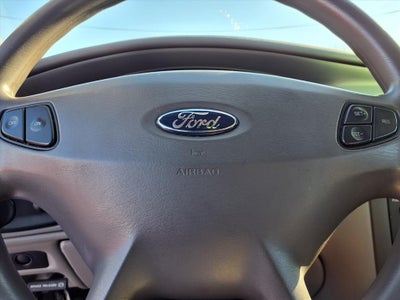 2003 Ford Taurus SE