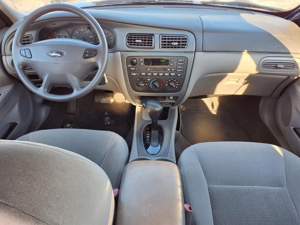 2003 Ford Taurus SE