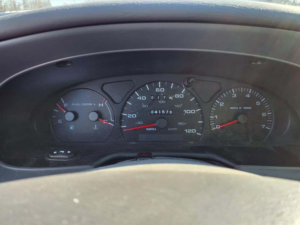 2003 Ford Taurus SE