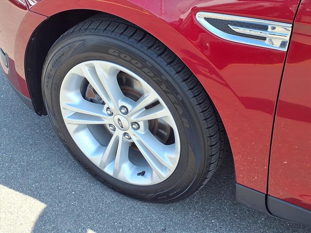 2018 Ford Taurus SEL