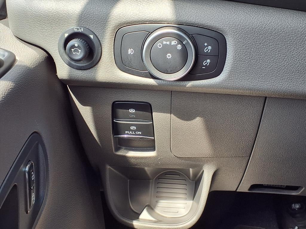 2023 Ford Transit Wagon XLT