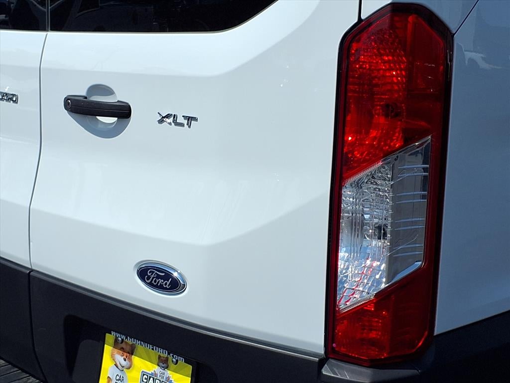 2023 Ford Transit Wagon XLT