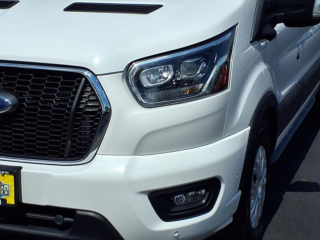 2023 Ford Transit Wagon XLT