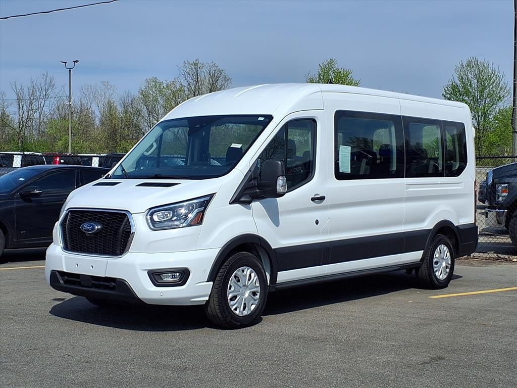 2023 Ford Transit Wagon XLT