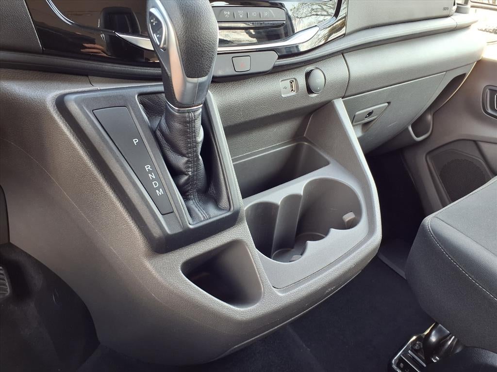 2023 Ford Transit Wagon XLT