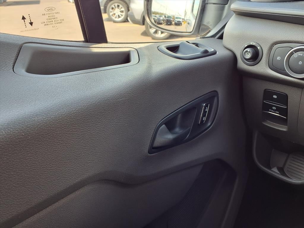 2023 Ford Transit Wagon XLT