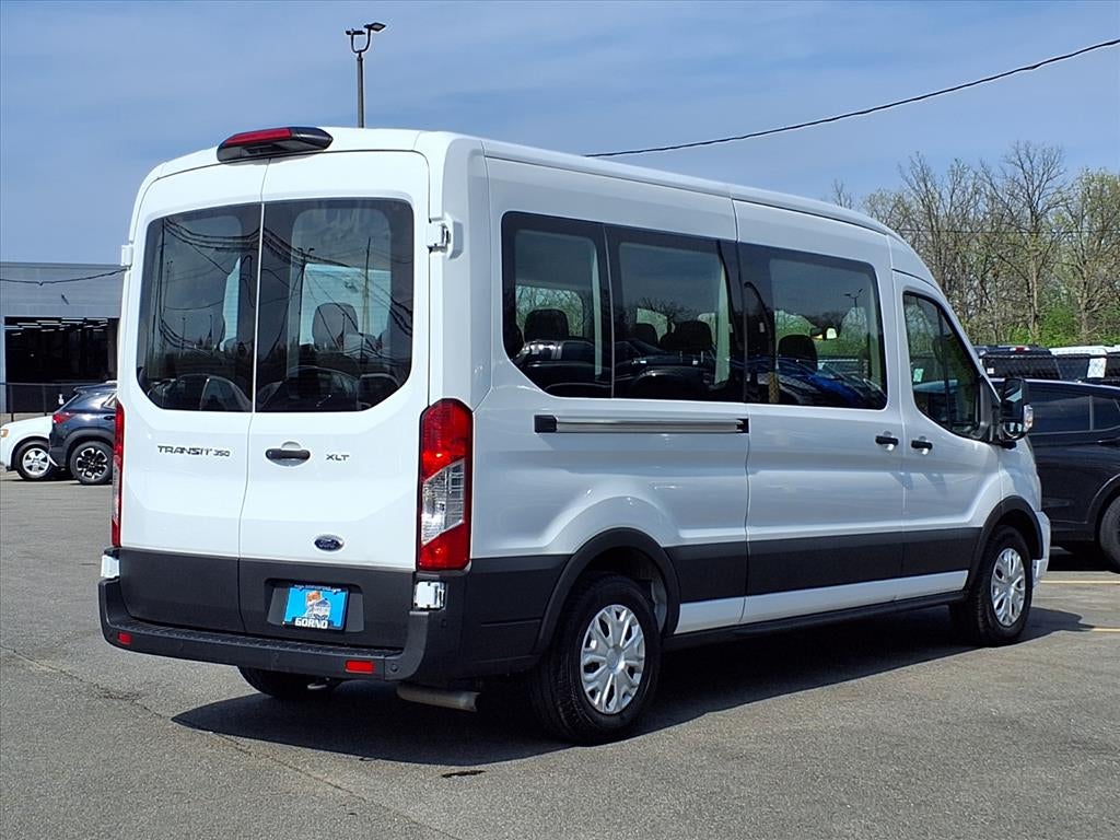 2023 Ford Transit Wagon XLT