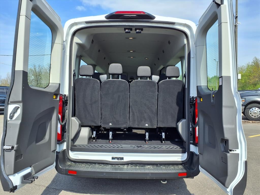 2023 Ford Transit Wagon XLT