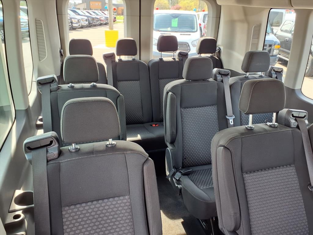 2023 Ford Transit Wagon XLT