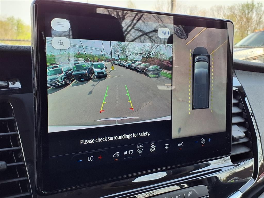 2023 Ford Transit Wagon XLT