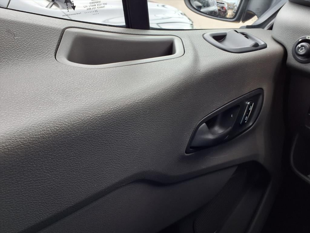 2023 Ford Transit Wagon XLT