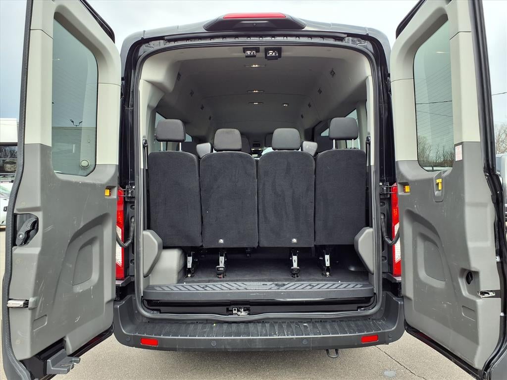 2023 Ford Transit Wagon XLT