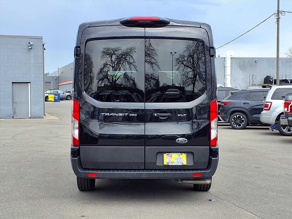 2023 Ford Transit Wagon XLT