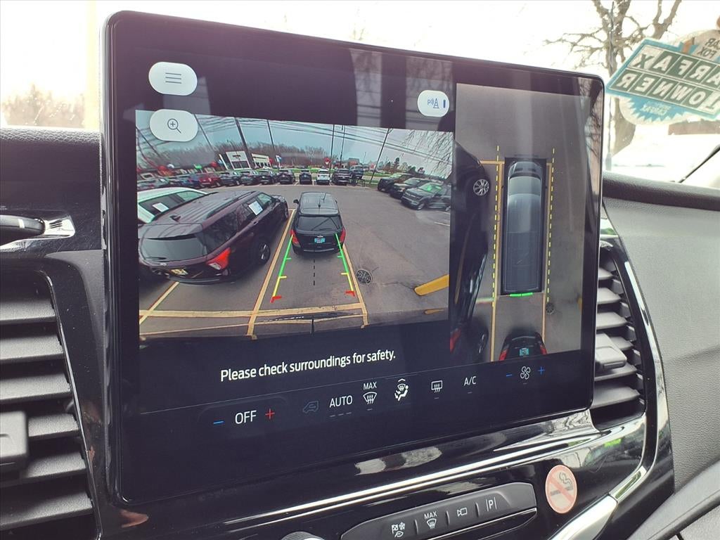 2023 Ford Transit Wagon XLT