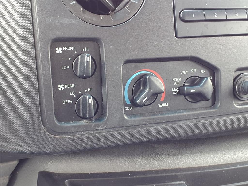 2009 Ford Econoline Wagon Base