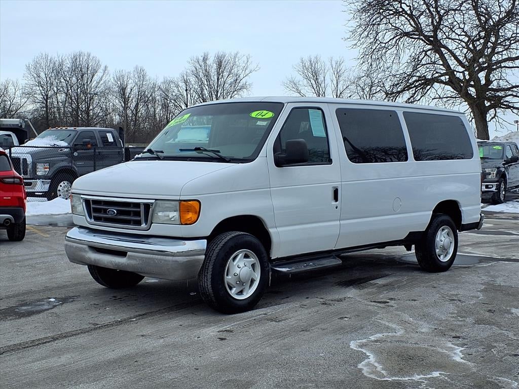 2004 Ford Econoline Wagon Base