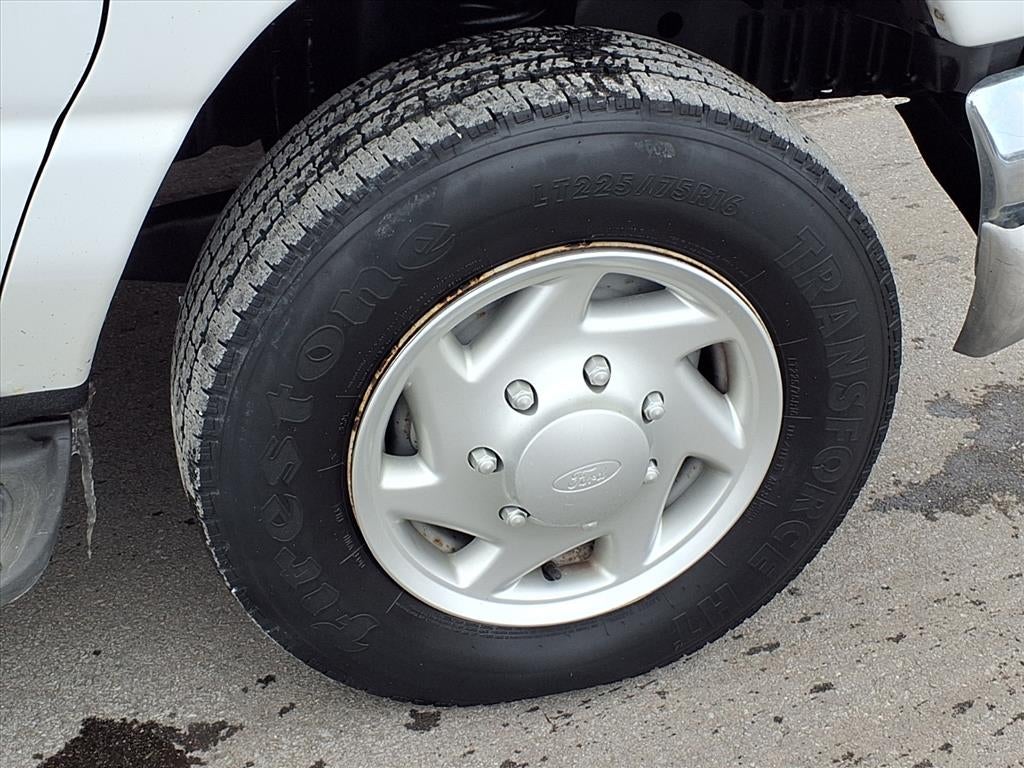 2004 Ford Econoline Wagon Base