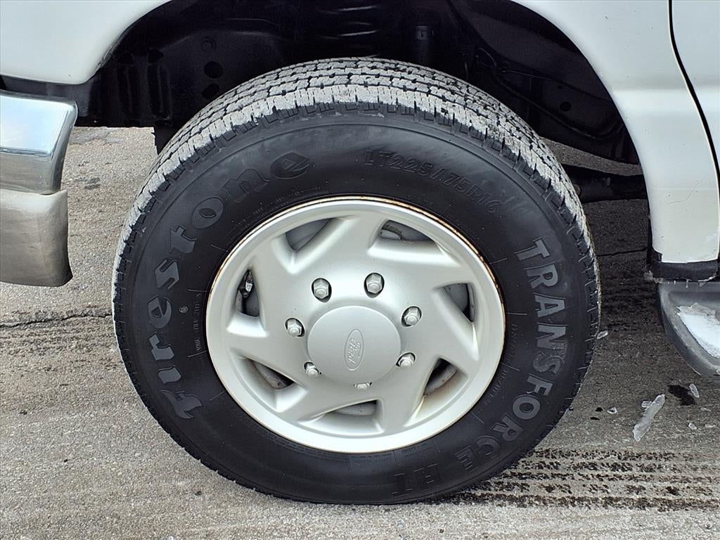 2004 Ford Econoline Wagon Base