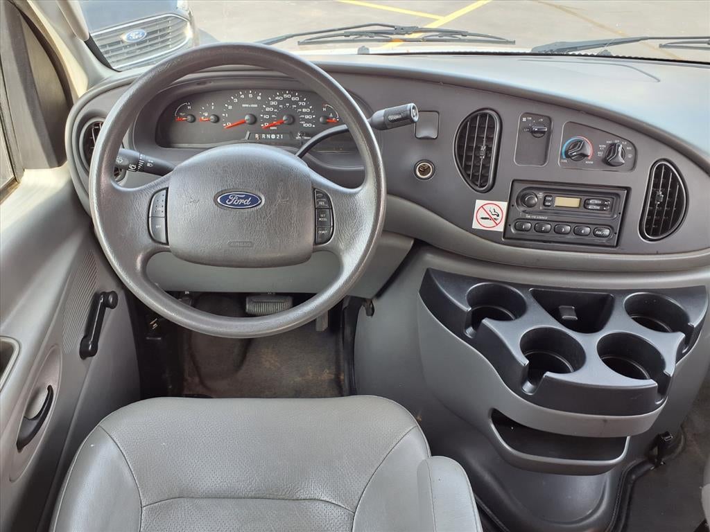 2006 Ford Econoline Wagon XL