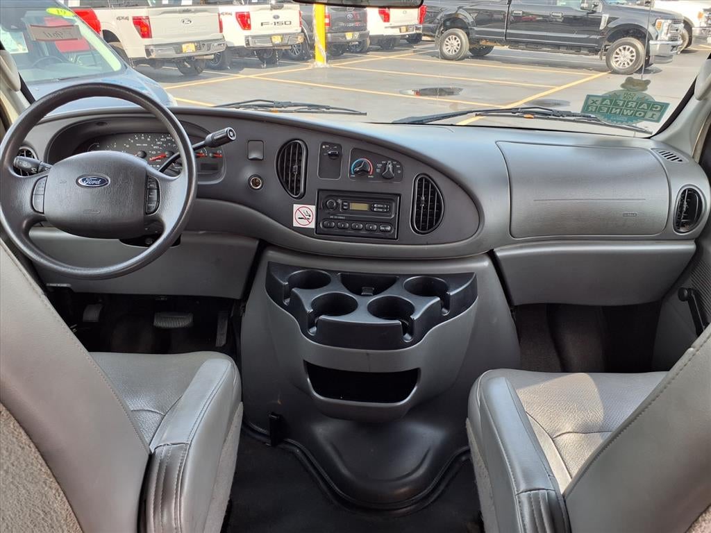 2006 Ford Econoline Wagon XL