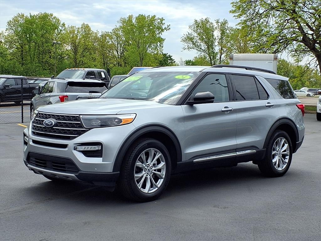 2024 Ford Explorer XLT 4WD's photo