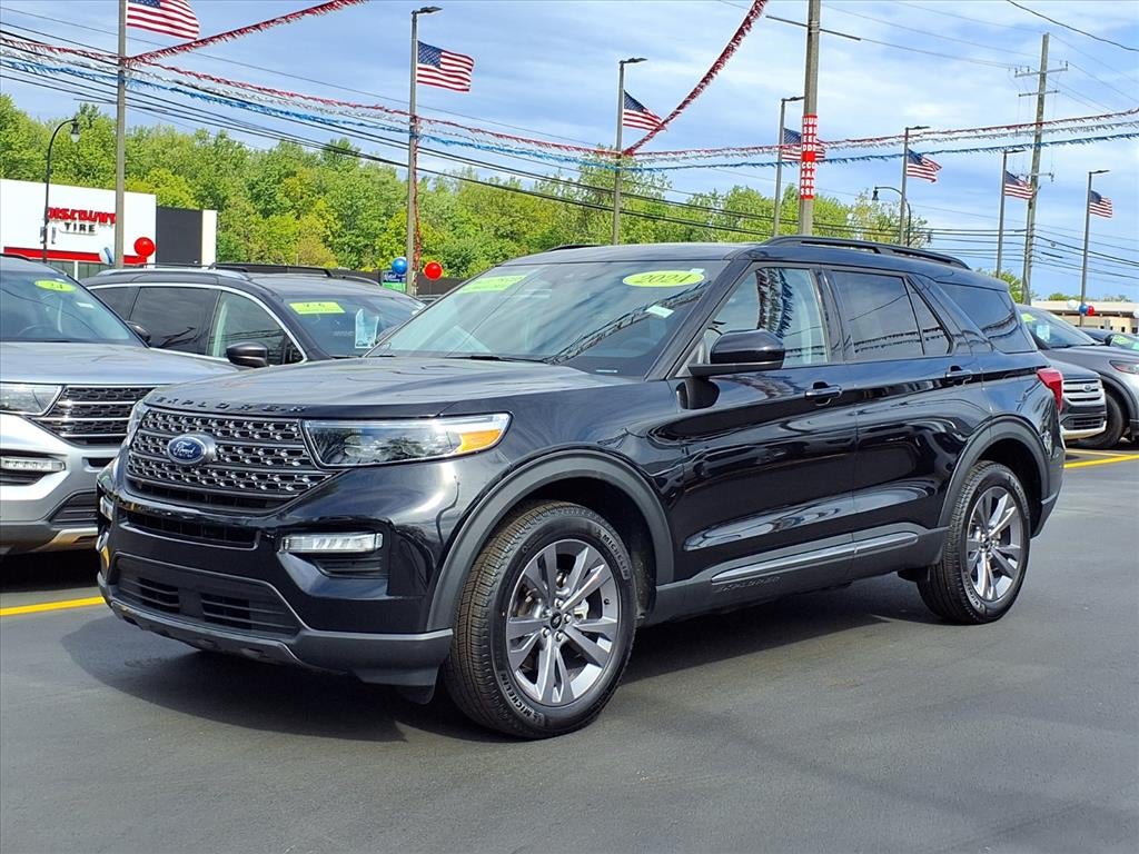 2024 Ford Explorer XLT 4WD's photo