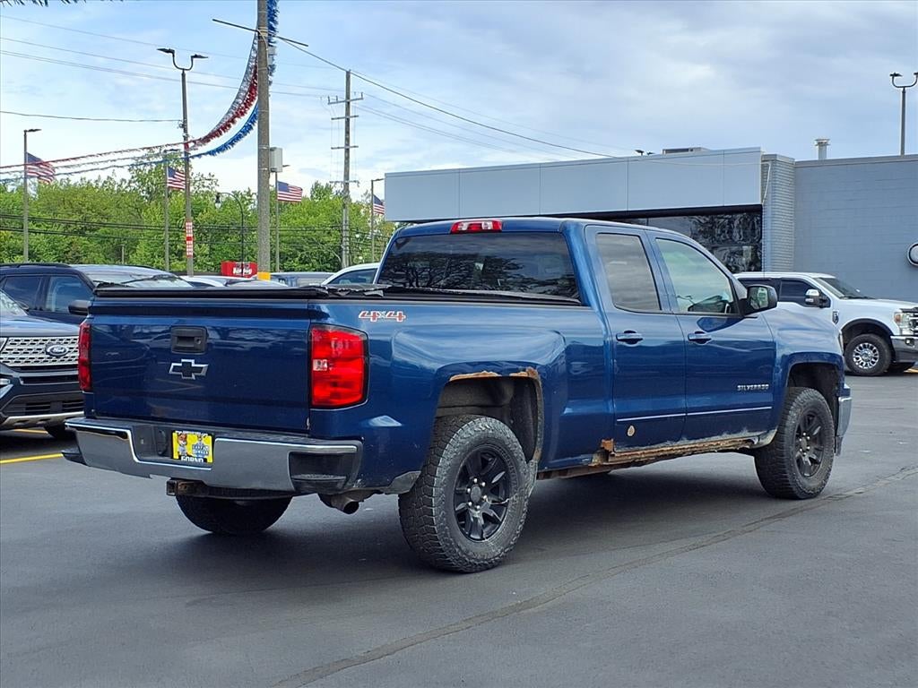 Used 2015 Chevrolet Silverado 1500 LT with VIN 1GCVKREC2FZ379059 for sale in Woodhaven, MI