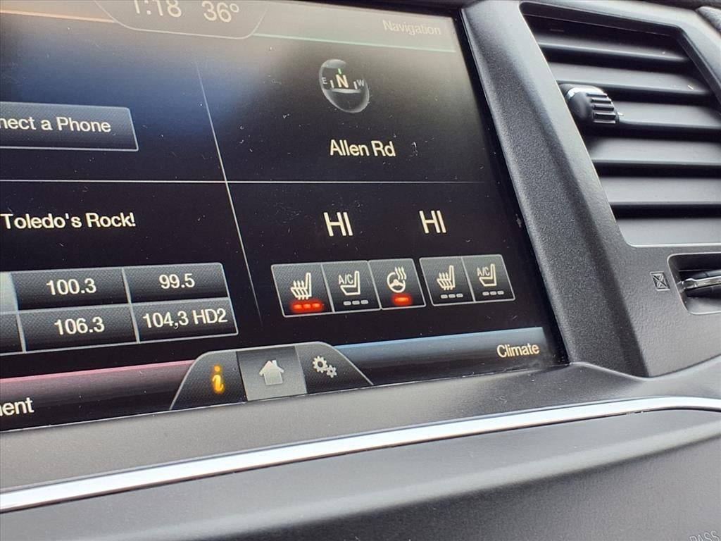 2015 Lincoln MKS Base