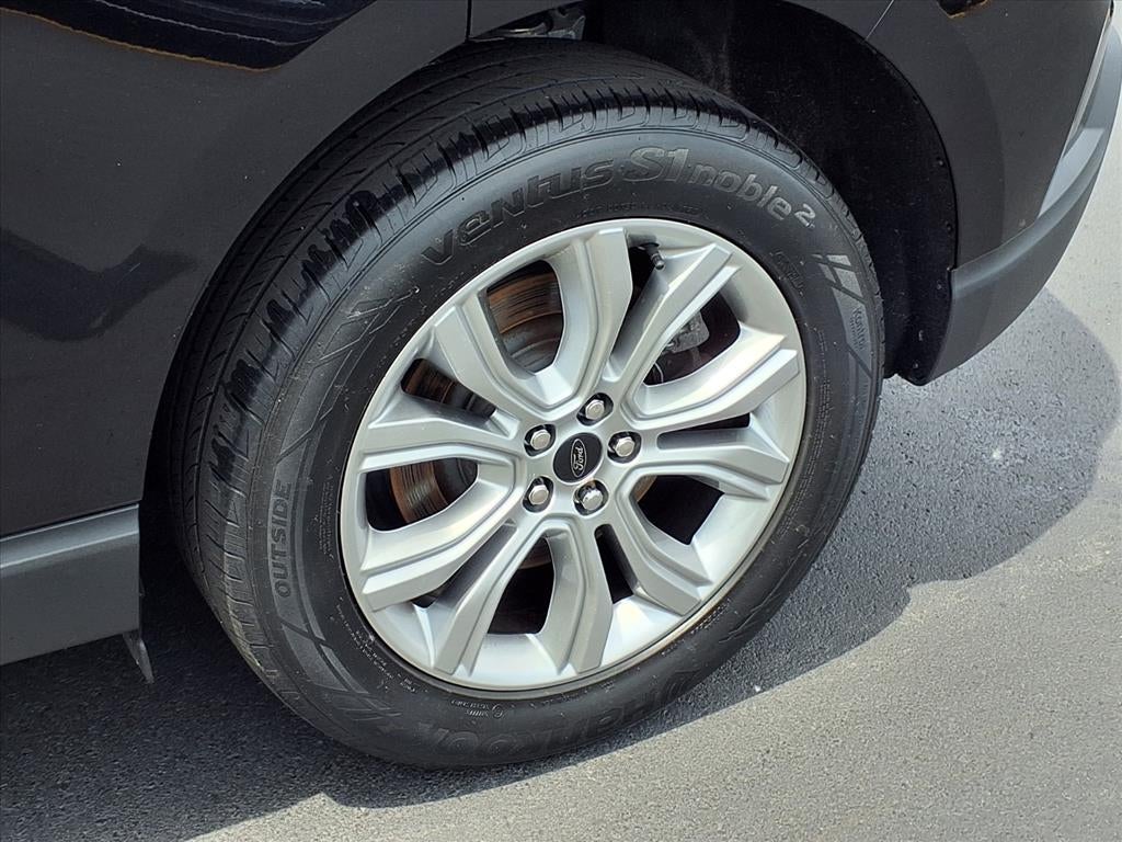 2023 Ford Edge Titanium