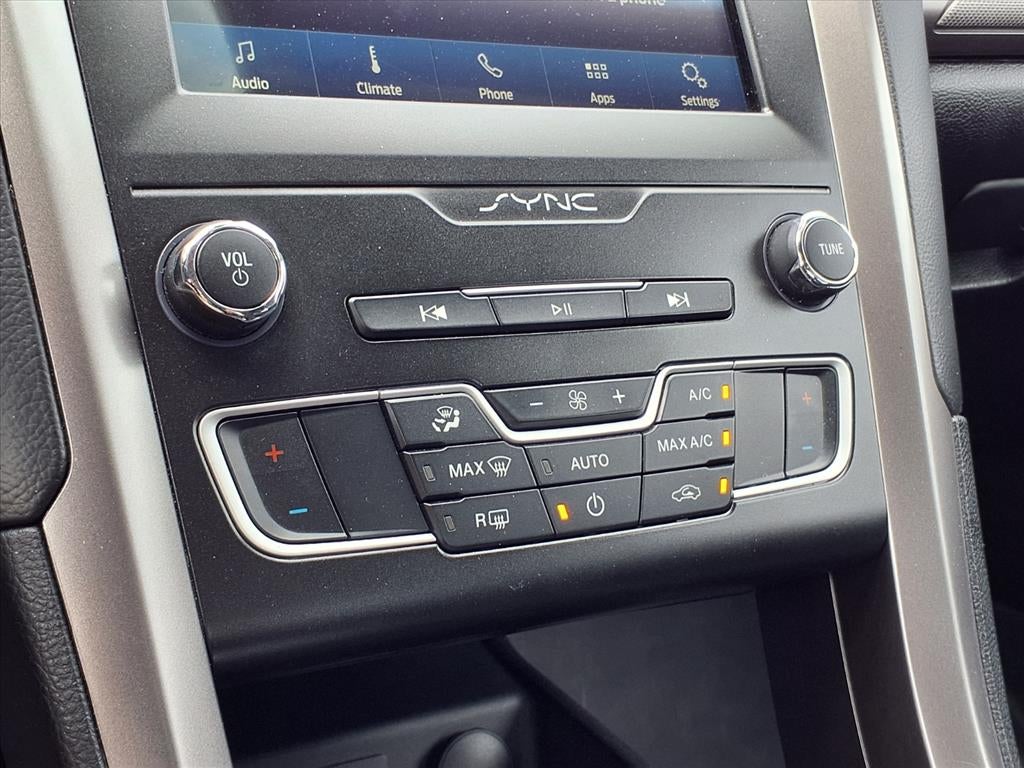 2020 Ford Fusion SE