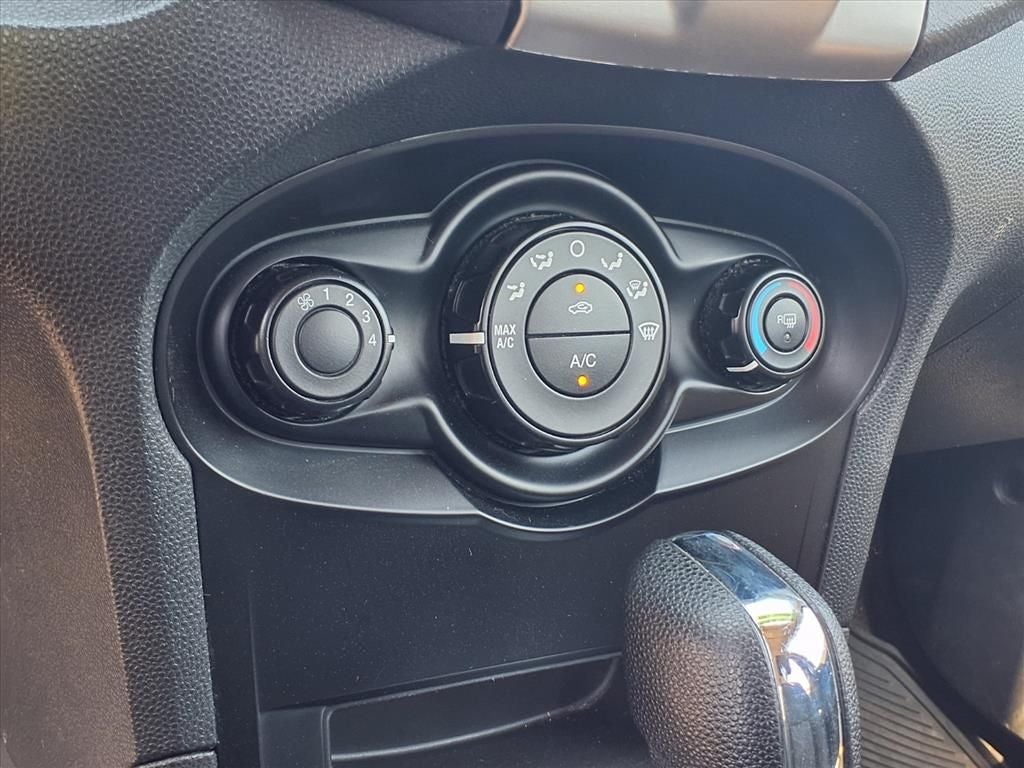 2013 Ford Fiesta SE