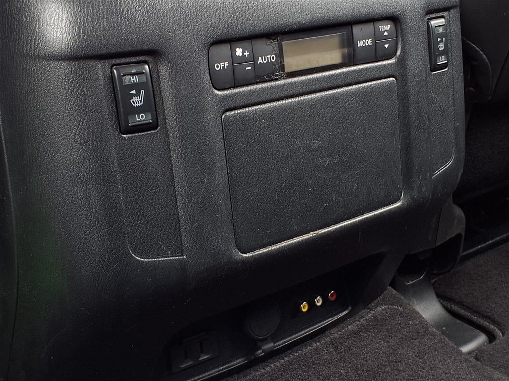 2012 INFINITI QX56 7-passenger