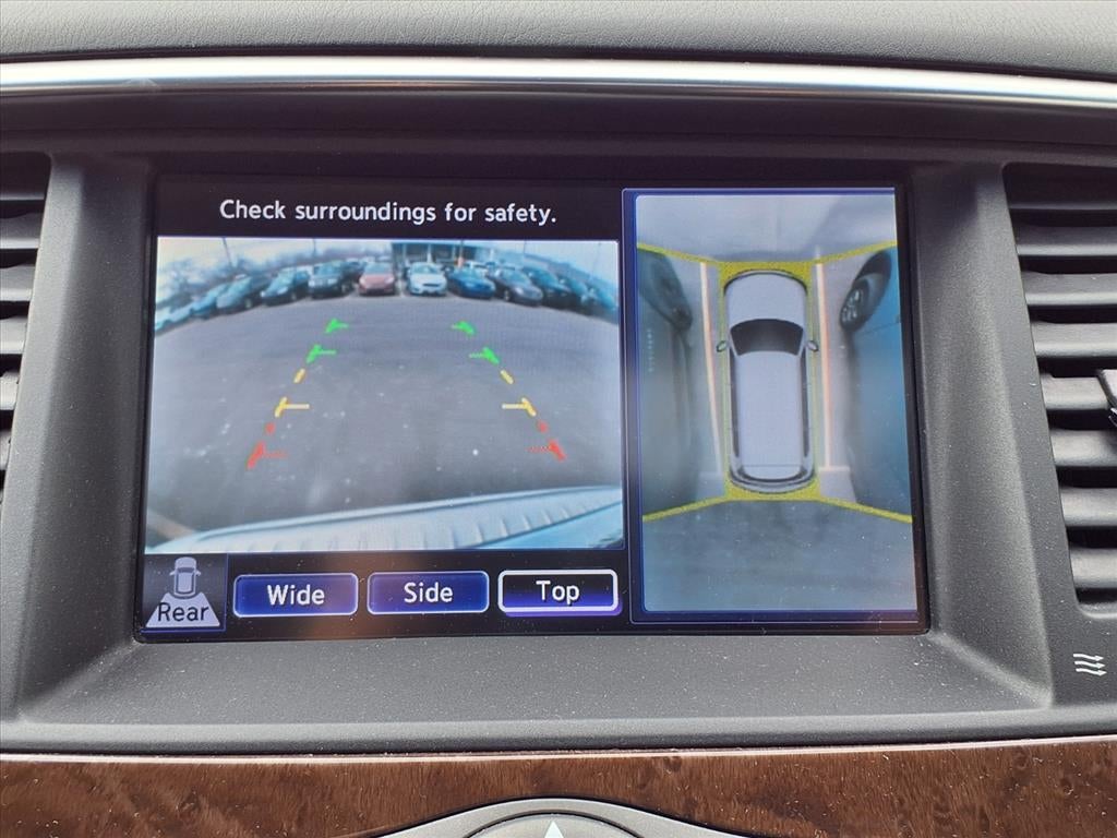 2012 INFINITI QX56 7-passenger