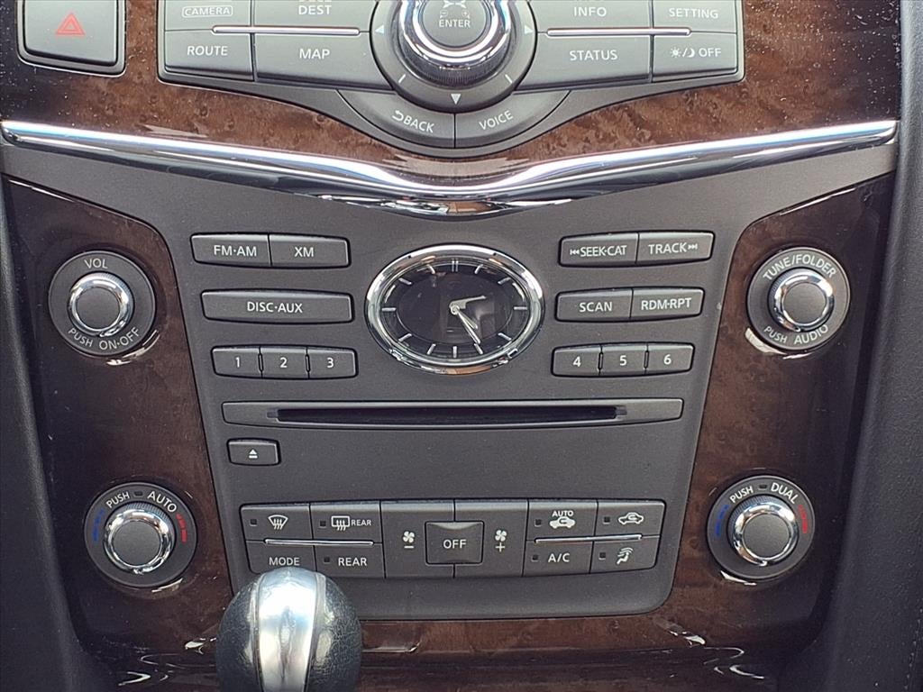 2012 INFINITI QX56 7-passenger