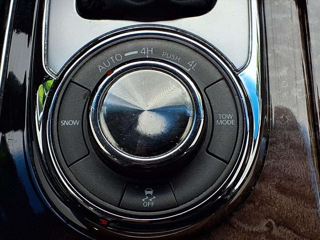 2012 INFINITI QX56 7-passenger