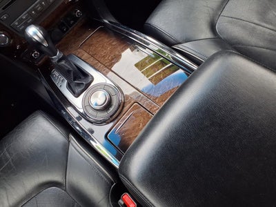 2012 INFINITI QX56 7-passenger