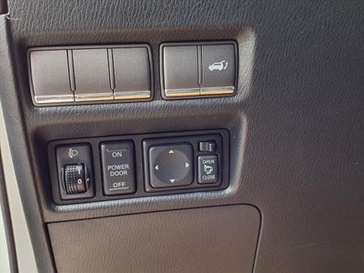 2012 INFINITI QX56 7-passenger