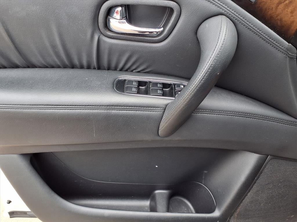 2012 INFINITI QX56 7-passenger