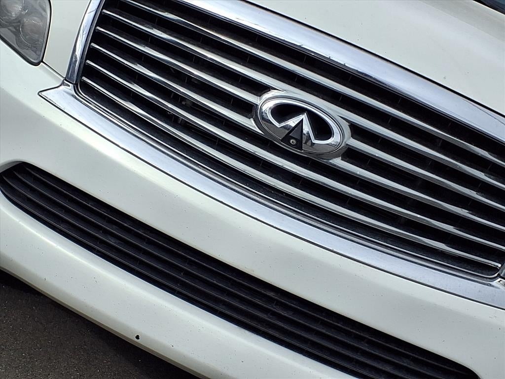 2012 INFINITI QX56 7-passenger