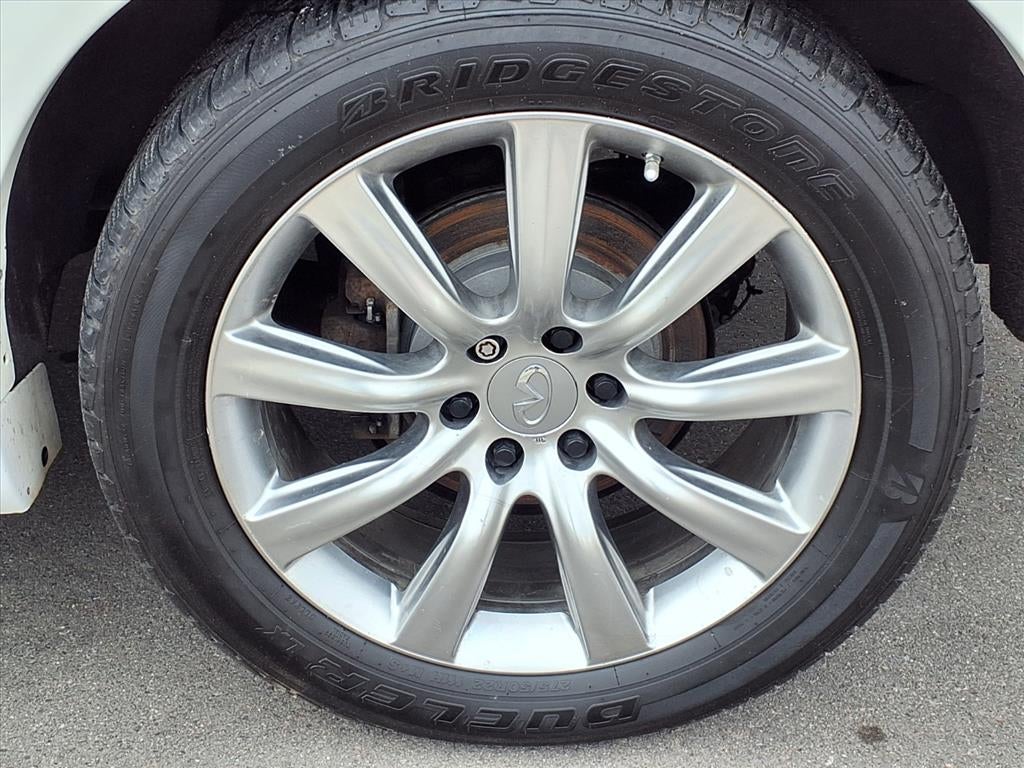 2012 INFINITI QX56 7-passenger