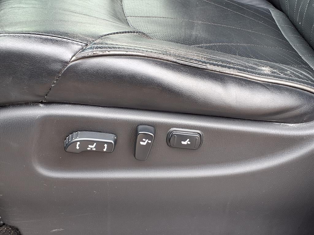 2012 INFINITI QX56 7-passenger