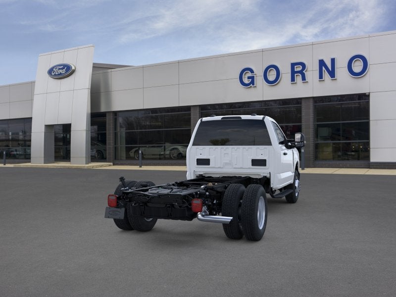 2025 Ford Chassis Cab F-350® XL